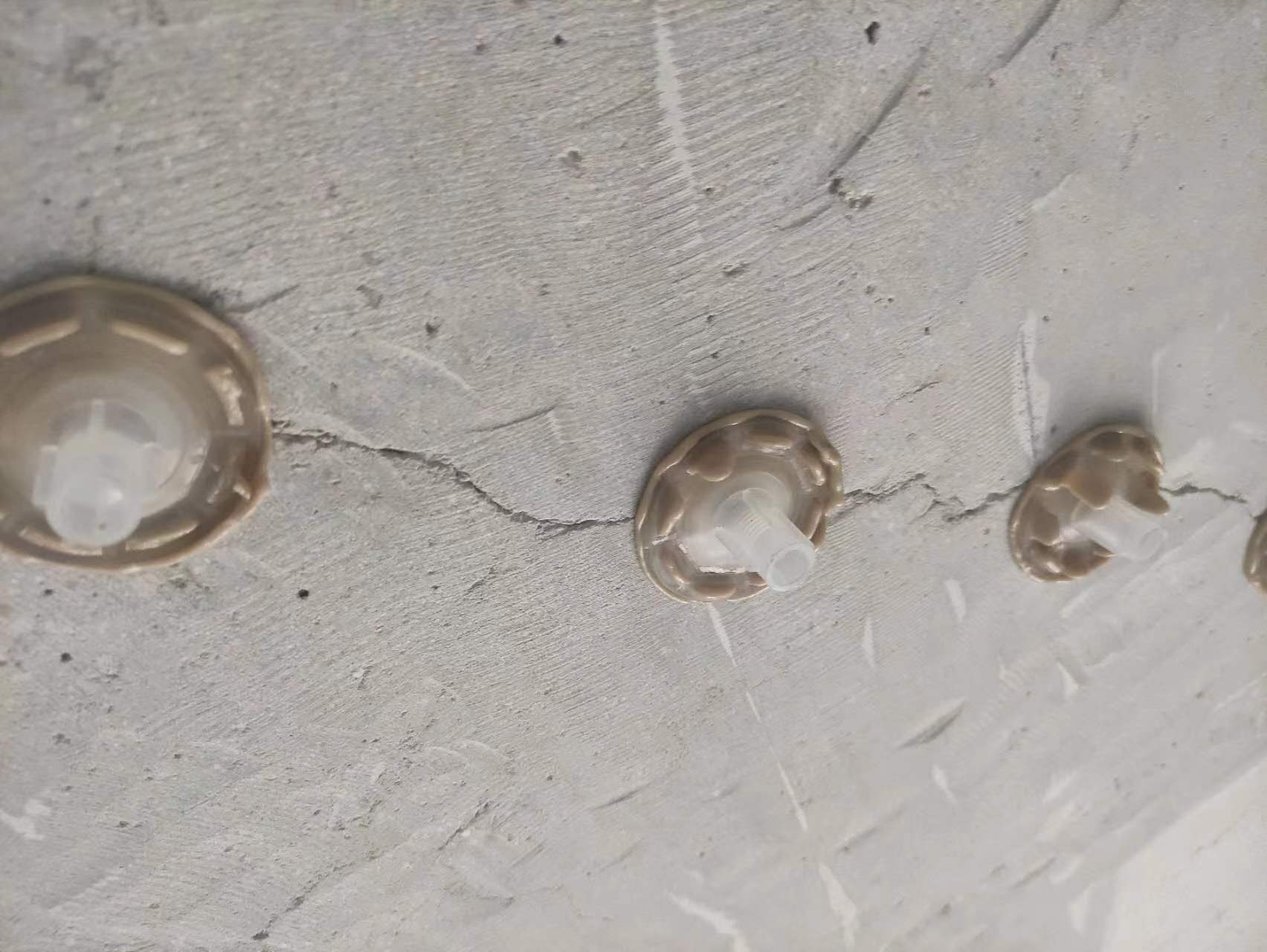 十堰房屋墙体开裂原因和加固方法